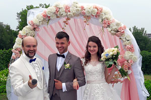 Фото со свадебной церемонии - Александр Грэй и молодожены